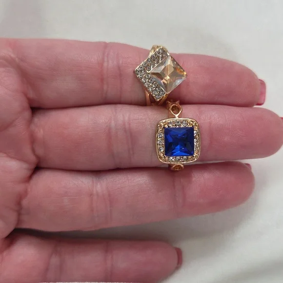 Lot of 2 Fashion Rings Gold Tone Blue & Peach Crystal Rings Rhinestones Elegant - Picture 6 of 6
